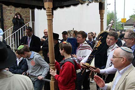 Sefer Torah Dedicated in Memory of Jennifer 2012