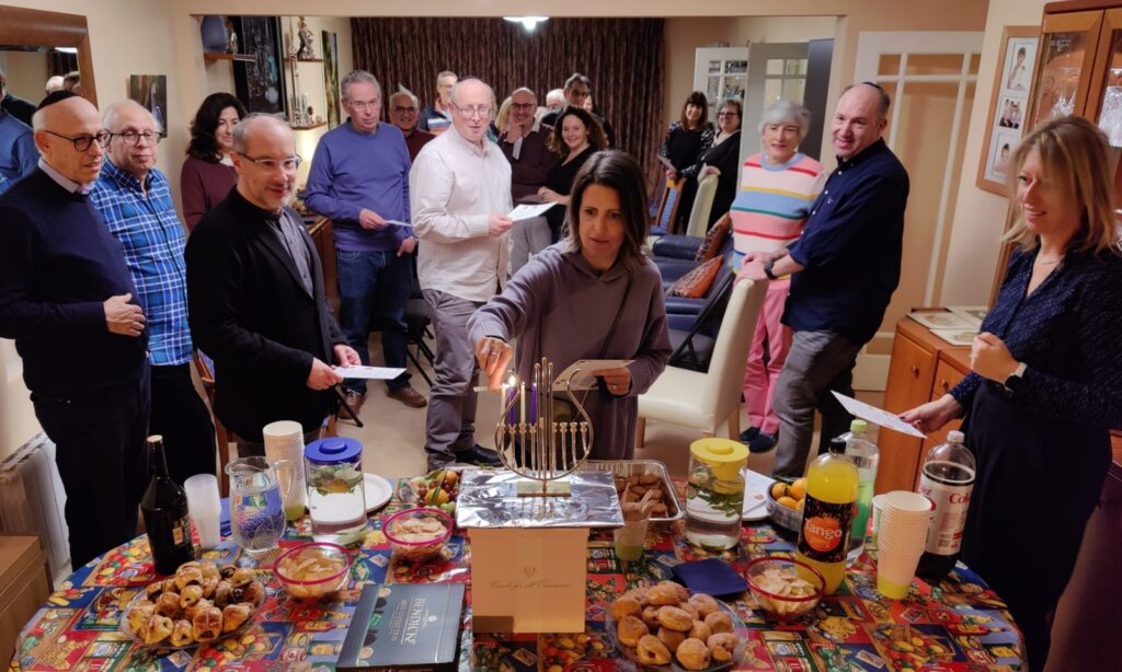 YF Alumni held a Chanukah Shmooze