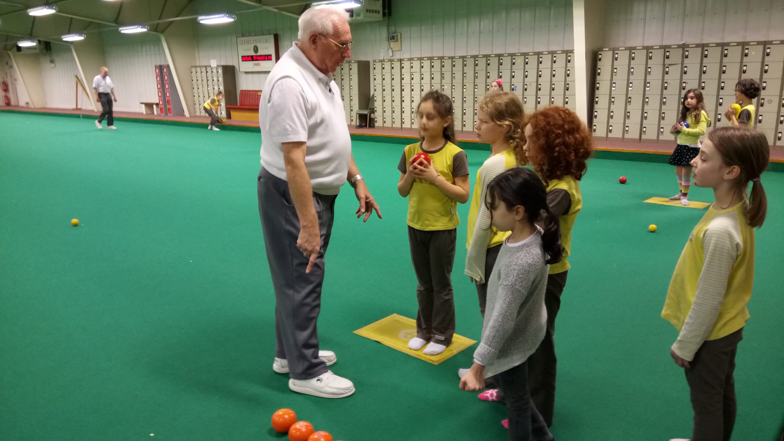 Brownies at Indoor Bowling 2017