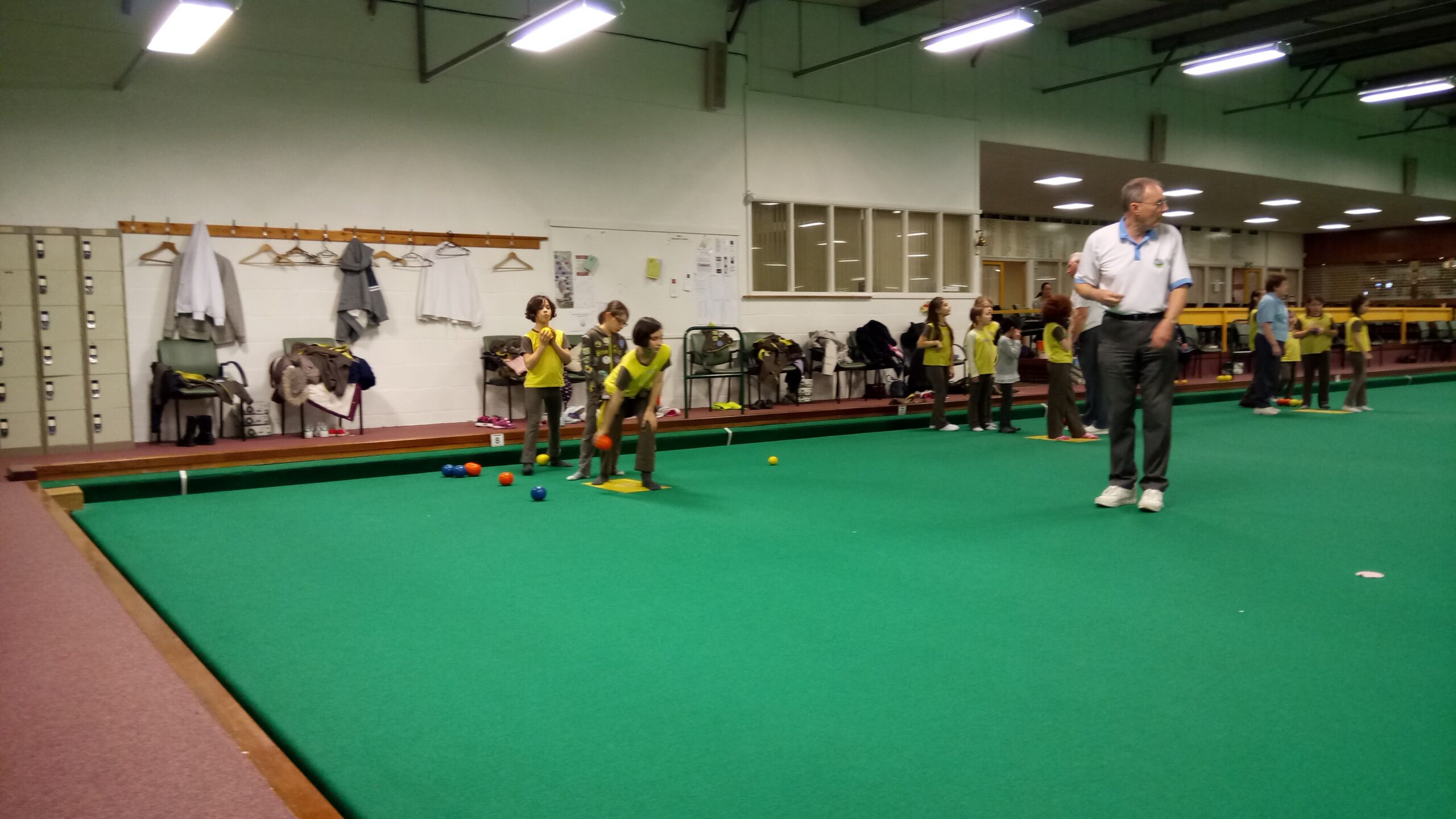 Brownies at Indoor Bowling 2017