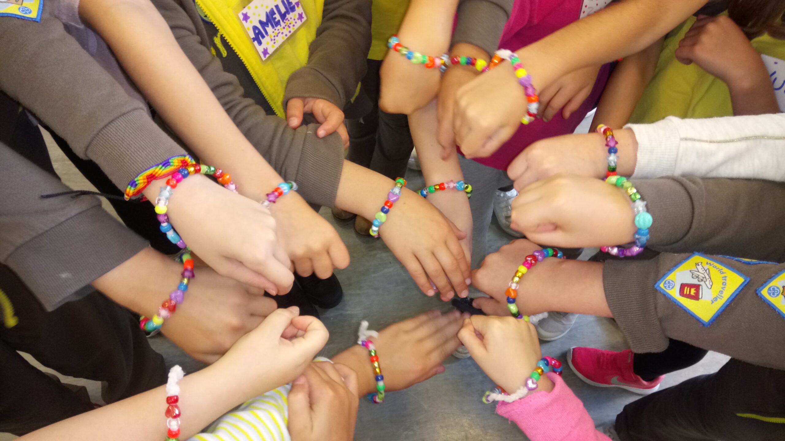 Brownies Making Bracelets 2017