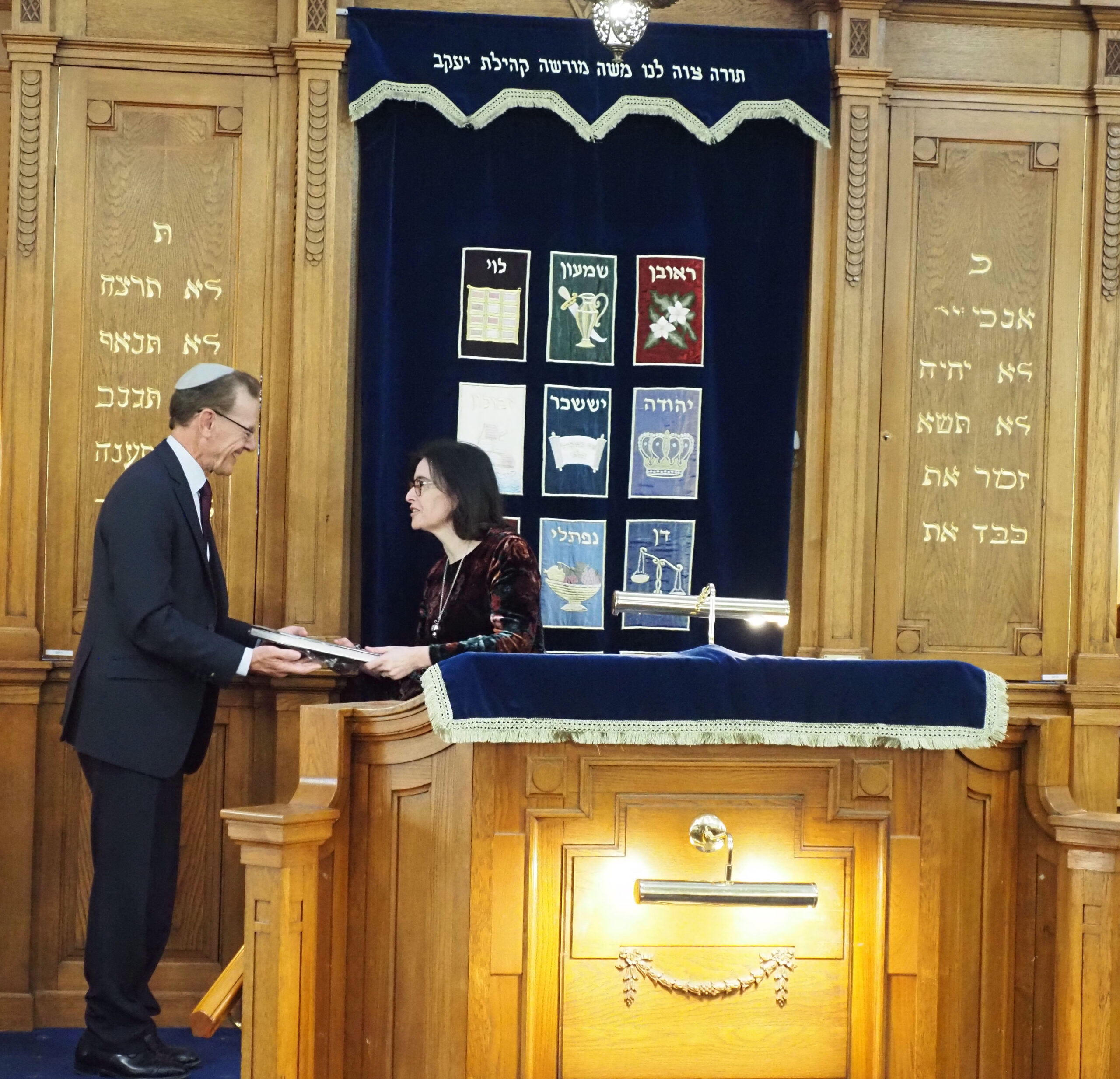 Presentation to Sculpture Designer Susannah by Colin
