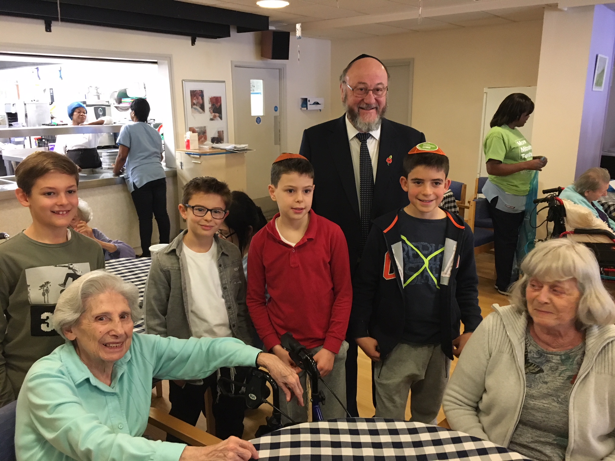 Mitzvah Day Chief Rabbi with the cheder visit Care Home 2017