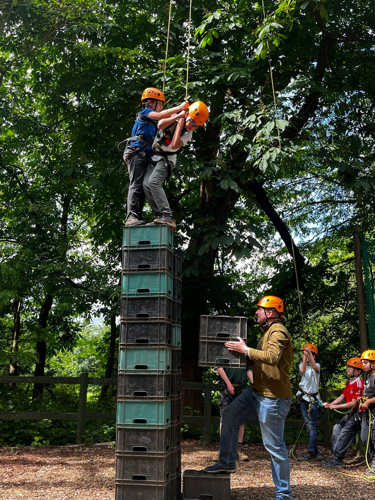 Scouting camp photos : crate stacking